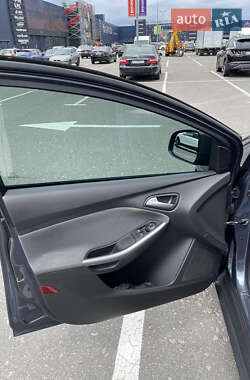 Хэтчбек Ford Focus 2013 в 