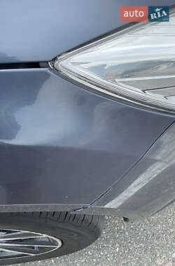 Хэтчбек Ford Focus 2013 в 