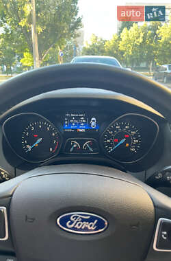 Седан Ford Focus 2015 в 