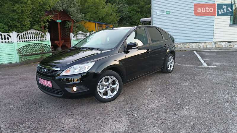 Хэтчбек Ford Focus 2008 в Дубно