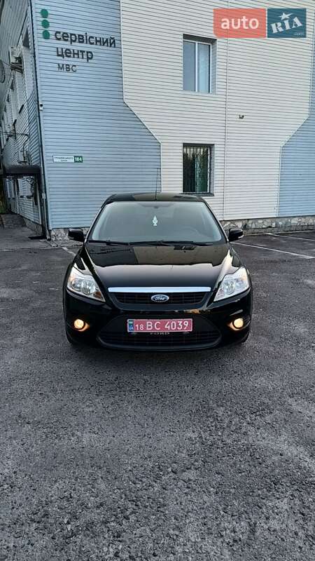 Хэтчбек Ford Focus 2008 в Дубно