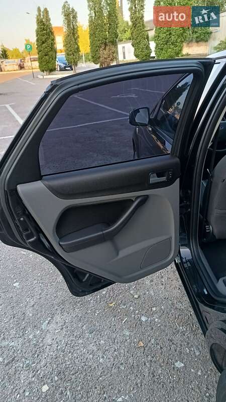 Хэтчбек Ford Focus 2008 в Дубно