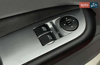 Хэтчбек Ford Focus 2010 в 