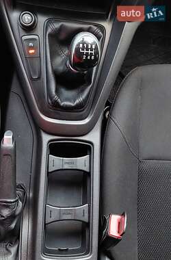 Хэтчбек Ford Focus 2015 в 