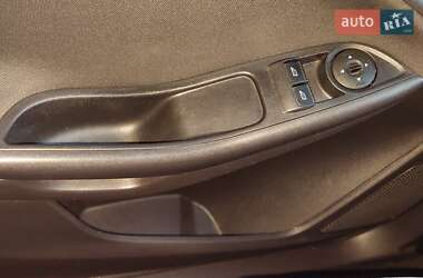 Хэтчбек Ford Focus 2015 в 
