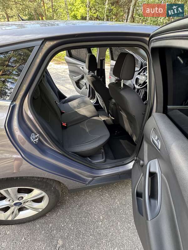 Хэтчбек Ford Focus 2015 в Ахтырке фото 18 Хэтчбек Ford Focus 2015 в Ахтырке