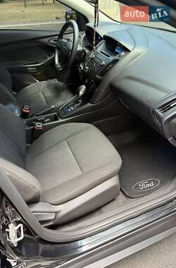 Седан Ford Focus 2015 в 