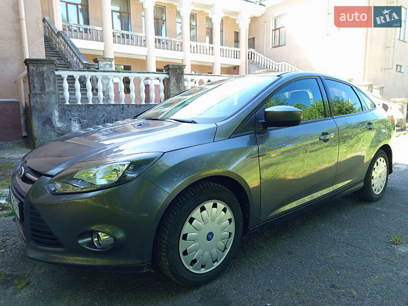 Седан Ford Focus 2011 в Долине