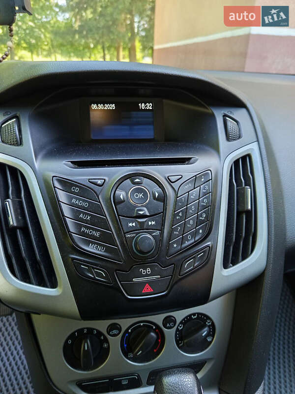 Седан Ford Focus 2011 в Долине