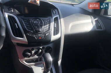 Хэтчбек Ford Focus 2014 в 