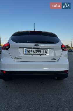 Хэтчбек Ford Focus 2015 в 