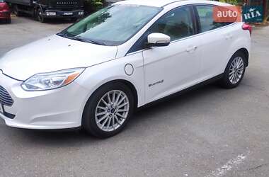 Хетчбек Ford Focus 2012 в 
