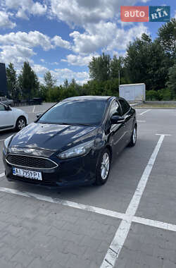 Седан Ford Focus 2015 в 