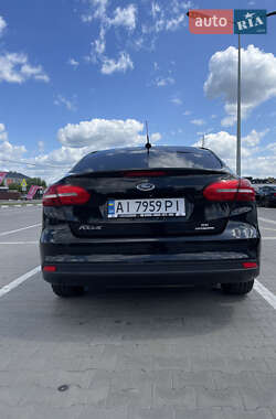 Седан Ford Focus 2015 в 