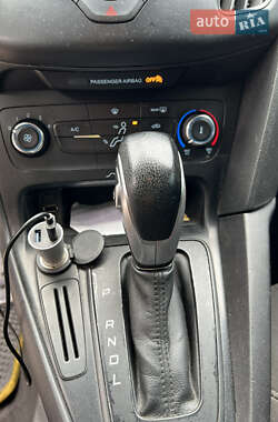 Седан Ford Focus 2015 в 