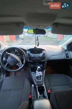 Седан Ford Focus 2015 в 