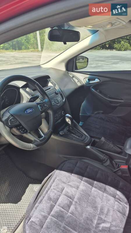 Хэтчбек Ford Focus 2015 в Днепре