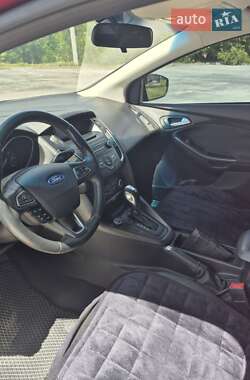 Хэтчбек Ford Focus 2015 в 