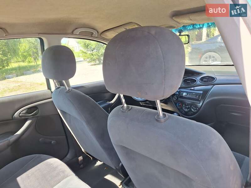 Седан Ford Focus 2002 в Черновцах