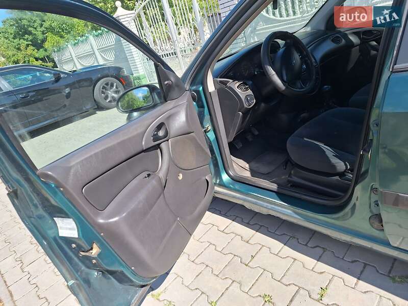 Седан Ford Focus 2002 в Черновцах