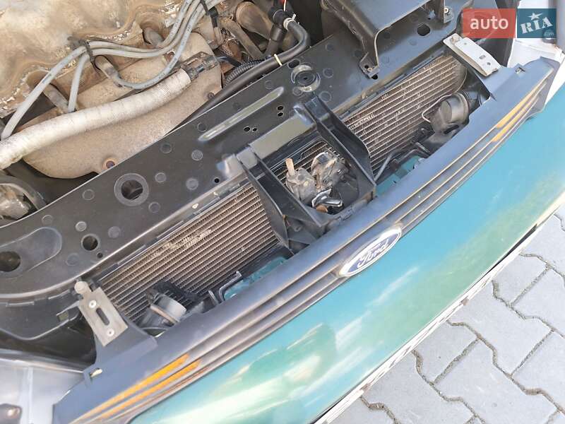 Седан Ford Focus 2002 в Черновцах