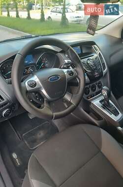 Седан Ford Focus 2014 в 