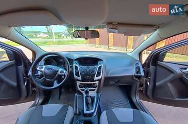 Хэтчбек Ford Focus 2013 в 