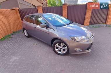 Хэтчбек Ford Focus 2013 в 