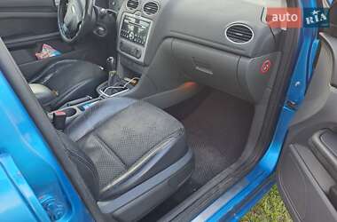 Хэтчбек Ford Focus 2004 в 