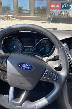 Хэтчбек Ford Focus 2016 в 