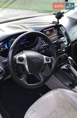 Хэтчбек Ford Focus 2013 в 