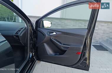 Хэтчбек Ford Focus 2015 в 