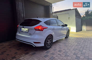 Хэтчбек Ford Focus 2015 в 