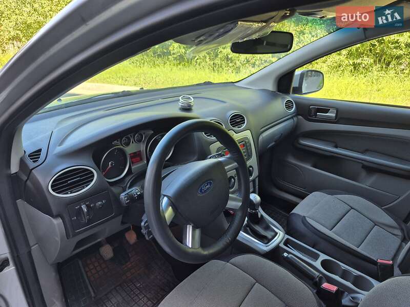 Хэтчбек Ford Focus 2010 в Львове