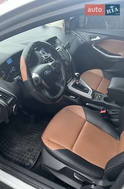 Универсал Ford Focus 2012 в 