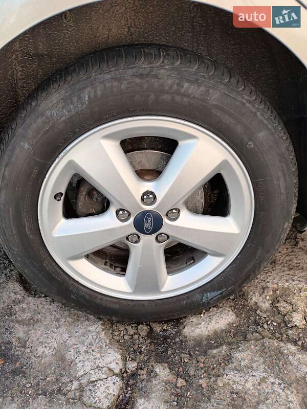Универсал Ford Focus 2010 в Обухове