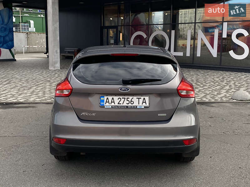Хэтчбек Ford Focus 2015 в Киеве