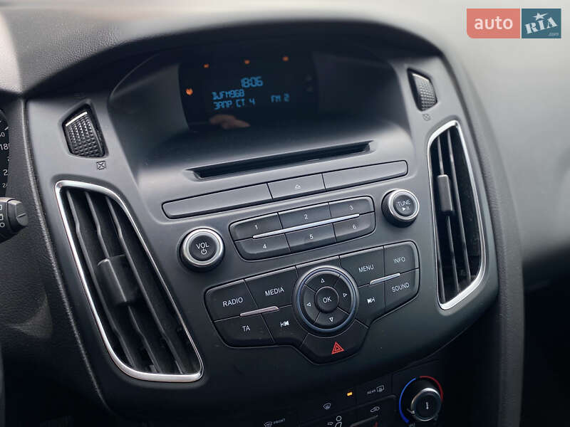Хэтчбек Ford Focus 2015 в Киеве