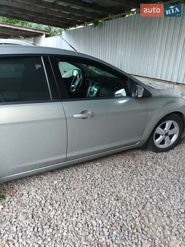 Универсал Ford Focus 2010 в Обухове