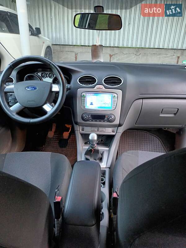 Универсал Ford Focus 2010 в Обухове