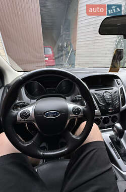 Седан Ford Focus 2013 в 