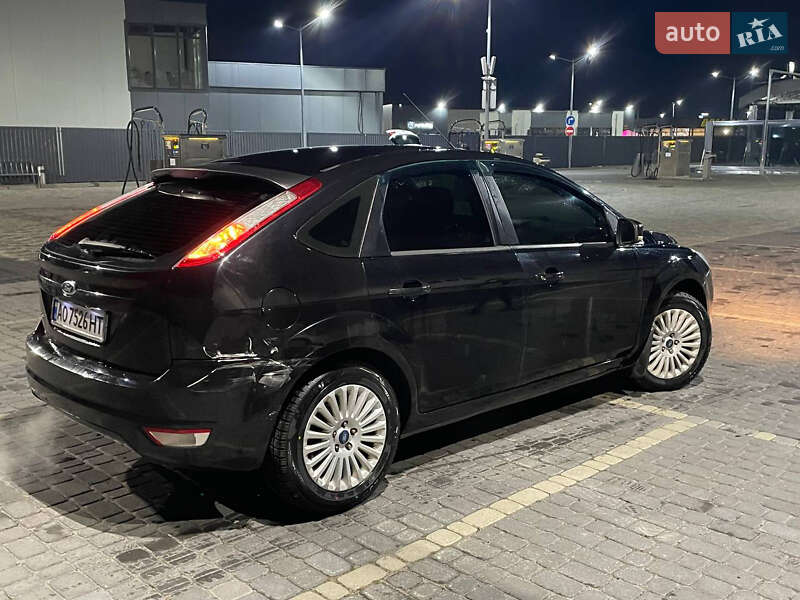 Хэтчбек Ford Focus 2010 в Мукачево