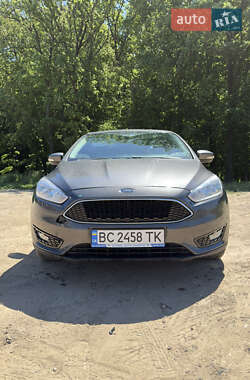 Хэтчбек Ford Focus 2016 в 