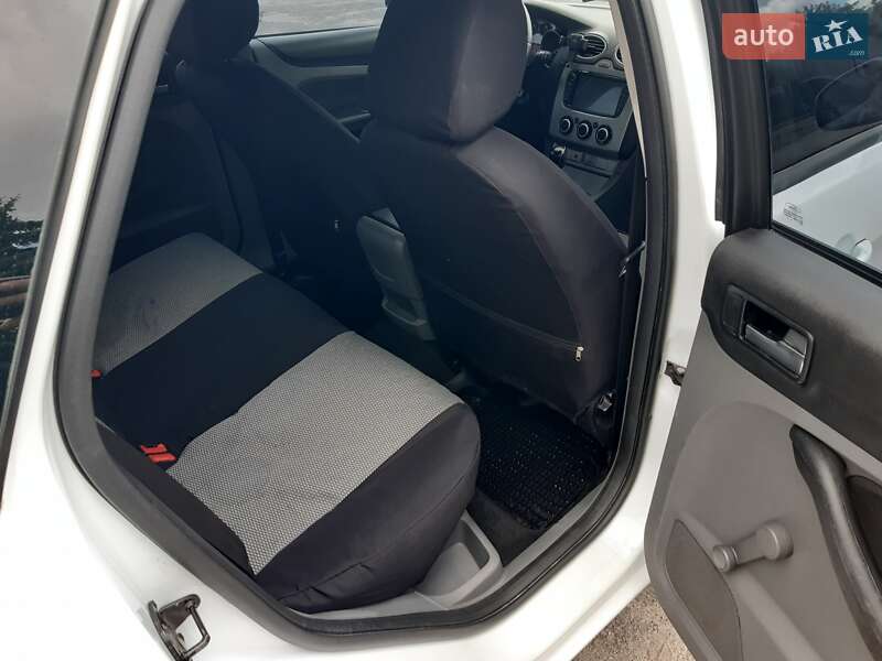 Седан Ford Focus 2010 в Лубнах фото 20 Седан Ford Focus 2010 в Лубнах