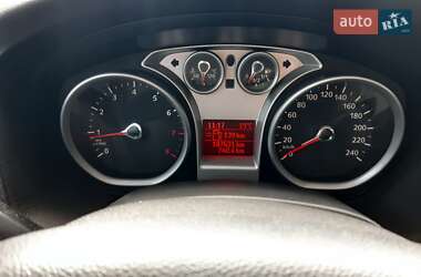 Седан Ford Focus 2010 в 