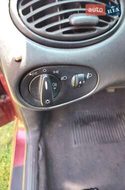 Седан Ford Focus 2001 в 