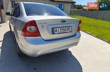 Седан Ford Focus 2010 в 