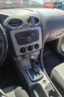 Седан Ford Focus 2010 в 