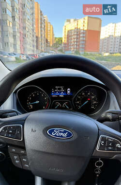 Седан Ford Focus 2016 в 
