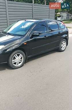 Хэтчбек Ford Focus 2000 в 